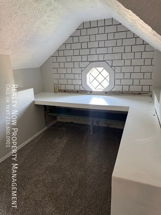 Building Photo - 11749 Arden Ave