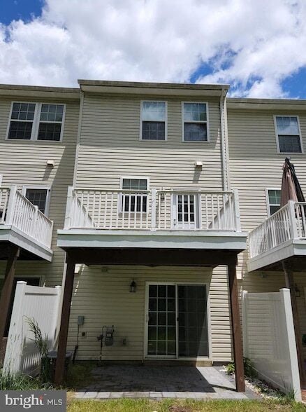 Building Photo - 23074 Foxglove Way