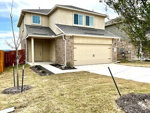 Building Photo - Beautiful 3 beds 2.5 baths in Lago Vista