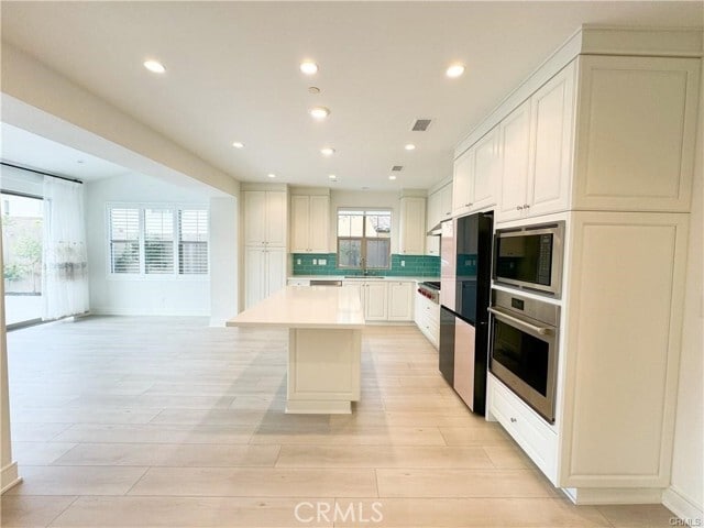 Building Photo - 148 Sabbia