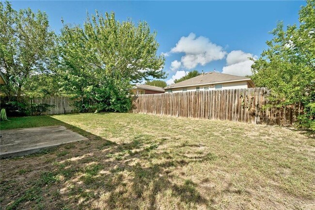 Building Photo - 116 Spur Cove