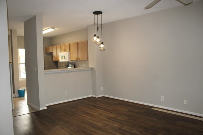 Building Photo - 6984 Stoney Creek Cir