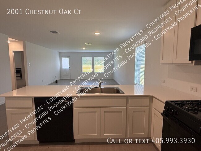 Building Photo - 2001 Chestnut Oak Ct