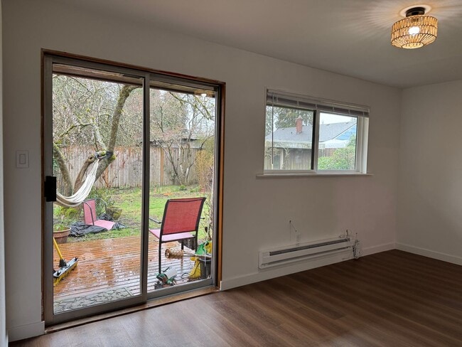 Building Photo - CLICK "REQUEST A TOUR" NOW!