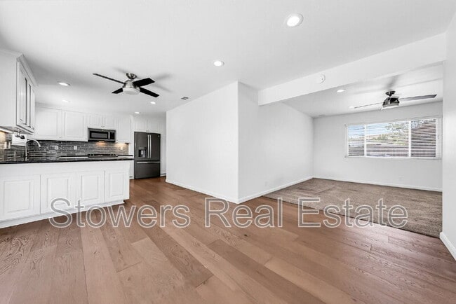 Building Photo - 8365 Lucania St