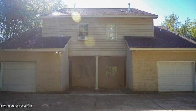 Building Photo - 726 Euclid Ave