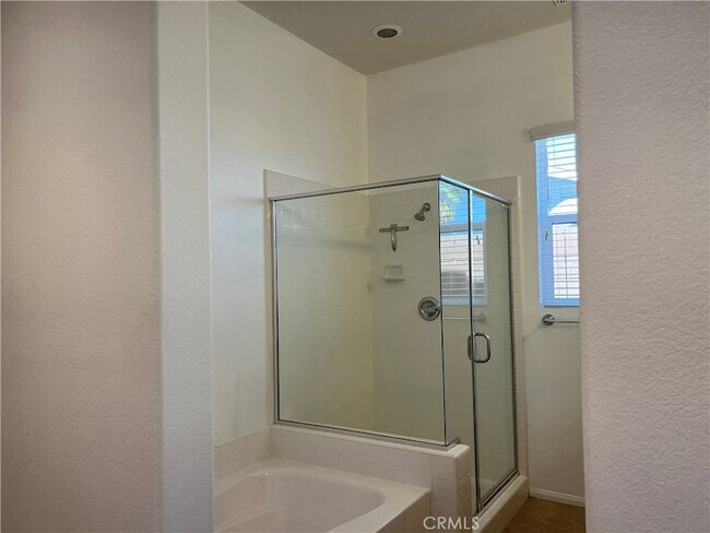 Building Photo - 77184 California Dr