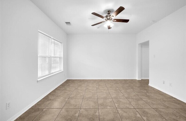 Building Photo - 6122 W Mt Houston Rd