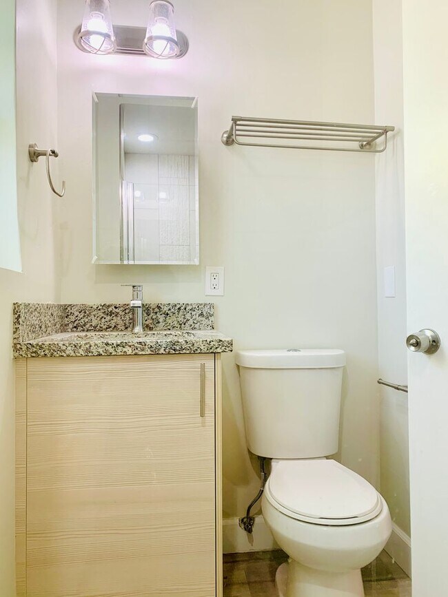 Building Photo - Remodeled First Floor Studio in La Jolla! - Right by the Water - Only $1,800mo!