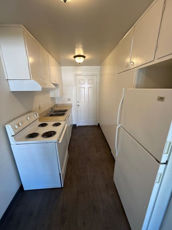 Building Photo - 580 Ford St SE