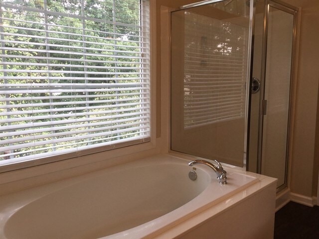 Building Photo - 5705 Beargrass Ln