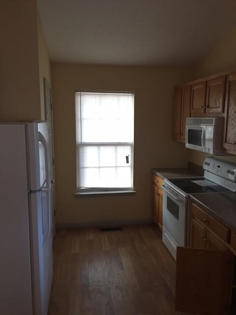 Building Photo - 16017b S Radio Station Rd