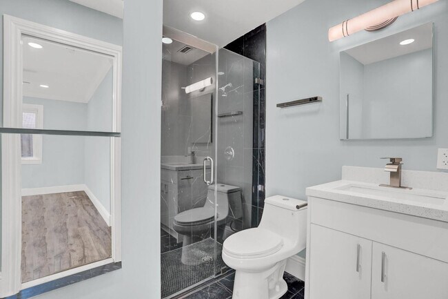 Building Photo - 10548 Boca Entrada Blvd