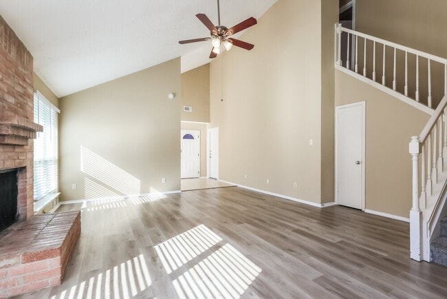 Building Photo - 20030 River Brook Dr