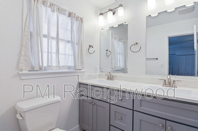 Building Photo - 322 E Millbrook Rd