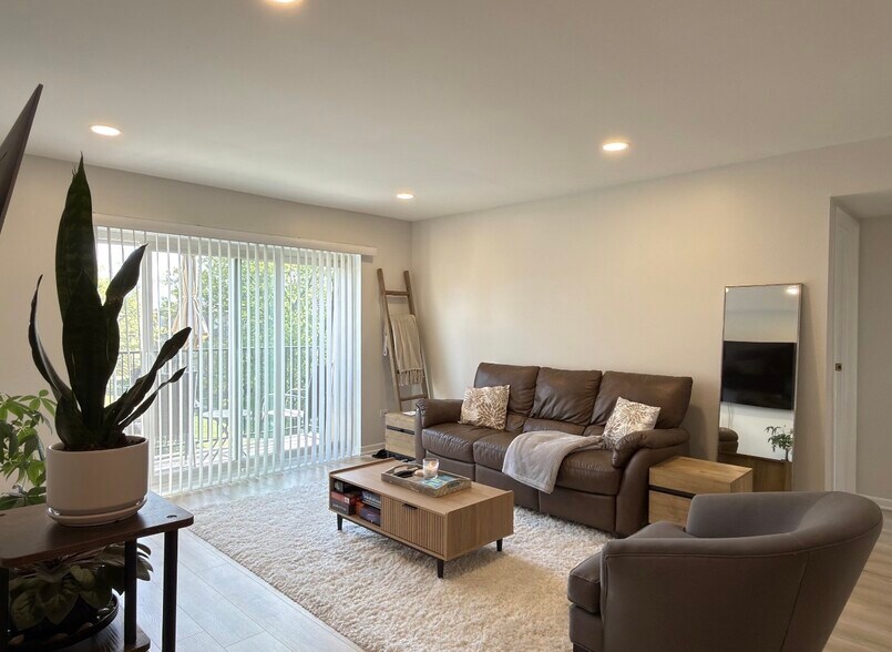 Building Photo - 9416 Bay Colony Dr