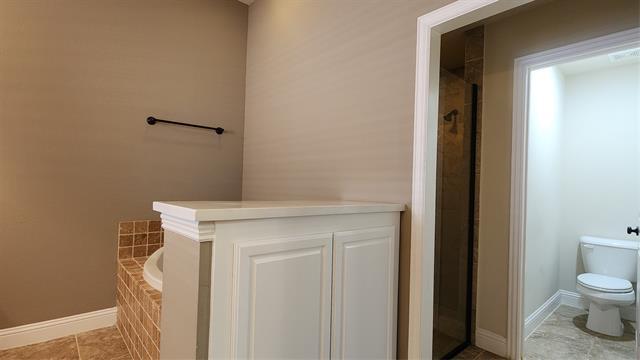 Building Photo - 5621 Grove Cove Dr