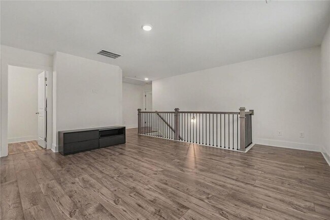Building Photo - 7740 Baron Rd