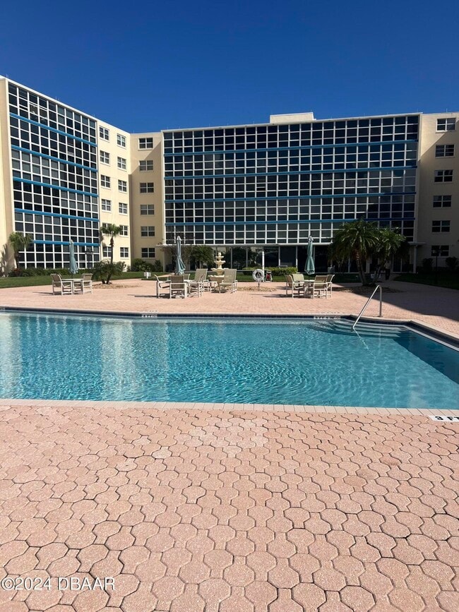 Building Photo - 1224 S Peninsula Dr