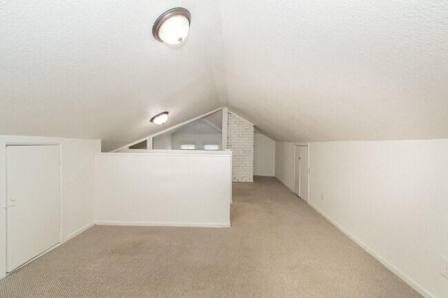 Building Photo - 2 Bedroom 1 Bath + Loft Apartment - One Bl...