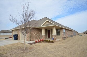 Building Photo - 13813 Sandringham Dr
