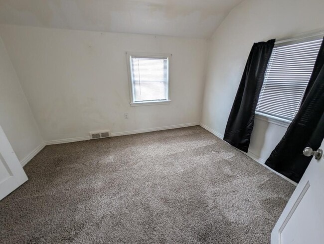 Building Photo - 525 1/2 Jackson St