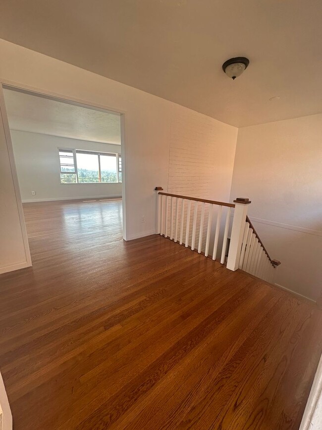 Building Photo - Mt Helix - Beautiful 3 bedroom 1.5 bathroom