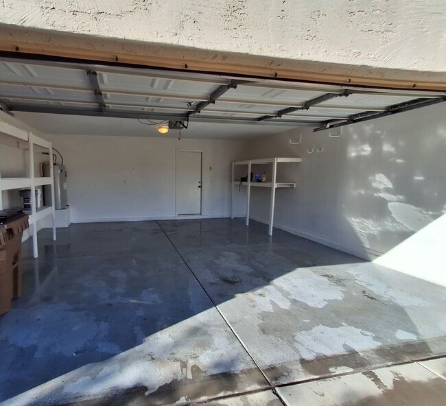 Building Photo - Move In Today! FREE October Rent! Stunning...
