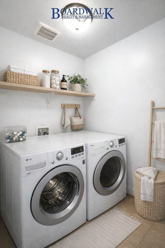 Building Photo - Modern 4-Bedroom Home in Herriman