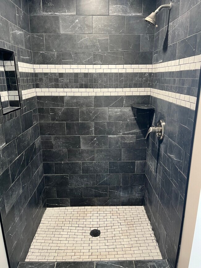 Building Photo - 206 Legacy Dr