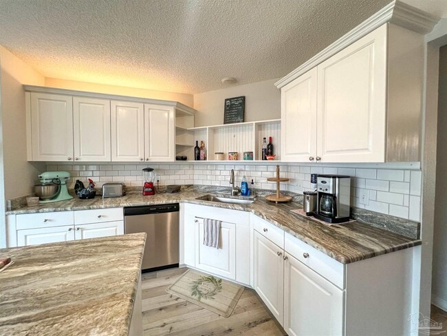 Building Photo - 8036 Grand Bahama Dr