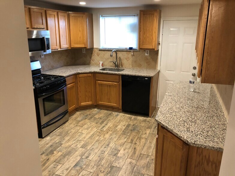 Building Photo - 3136 Agate St