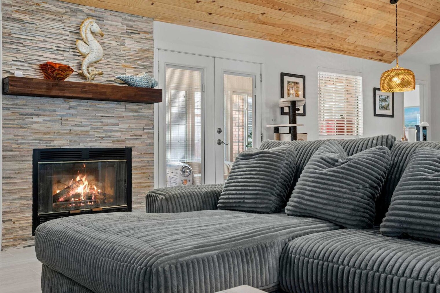 Building Photo - 300 Lan Rob Ln