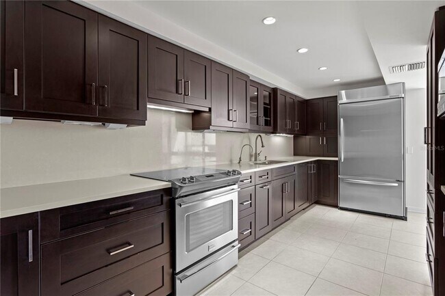 Building Photo - 3301 Bayshore Blvd