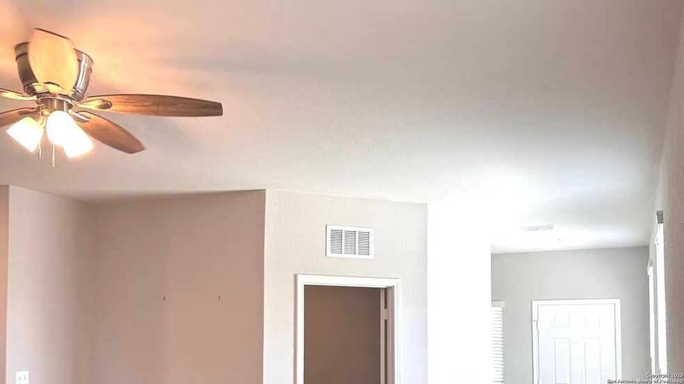 Building Photo - Room in House on Sweetgrass