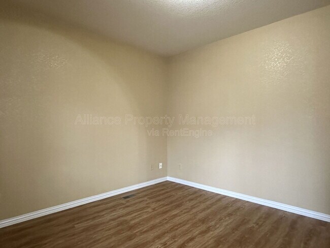 Building Photo - 4420 Cobbleskill Dr