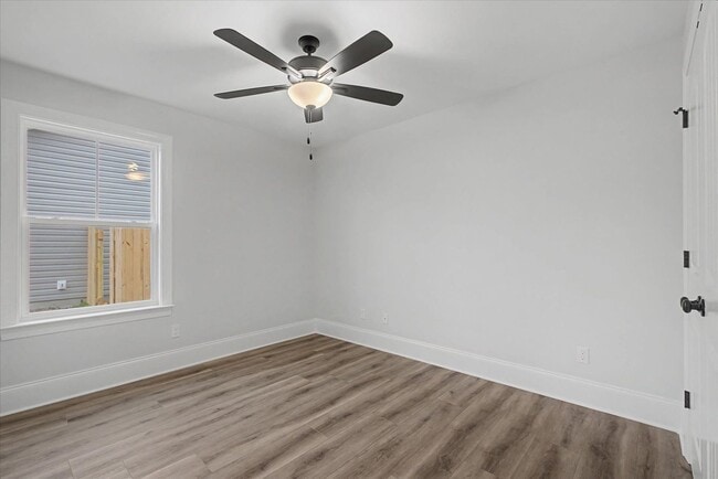 Building Photo - 4 Bedroom Home Available Now!