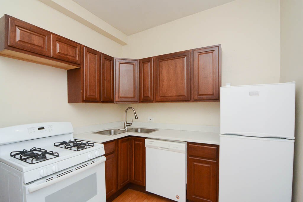 Building Photo - 2347 W 24th Pl