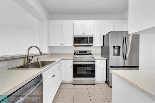 Building Photo - 7765 Yardley Dr