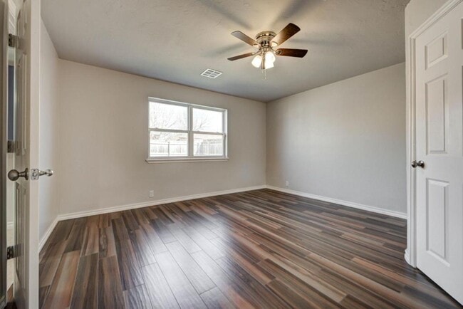 Building Photo - 1011 W Gemini Rd