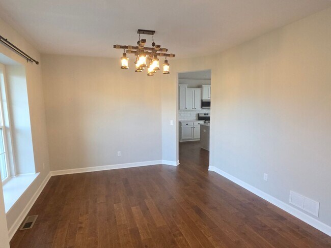 Building Photo - W239N3743 River Birch Ct
