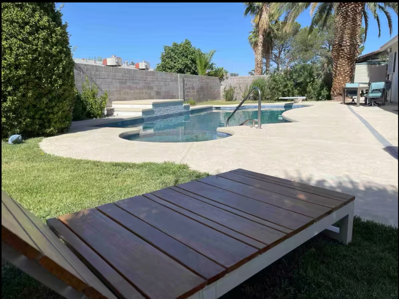 Building Photo - 1966 Rockledge Dr