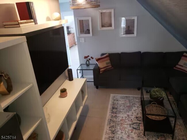 Building Photo - 187 Milford Ave