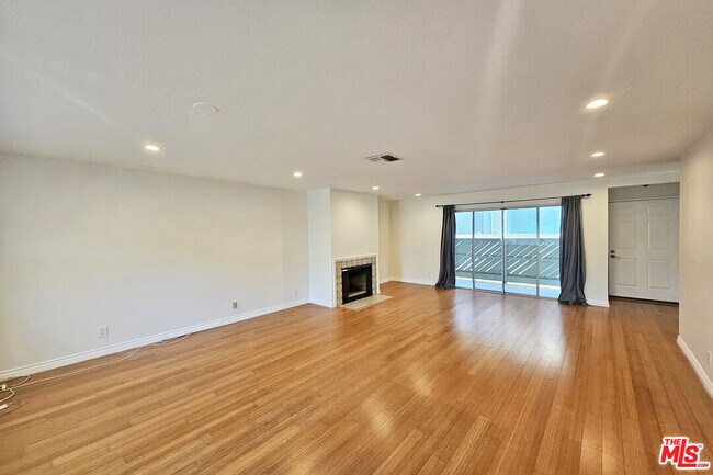 Building Photo - 1454 E Orange Grove Blvd