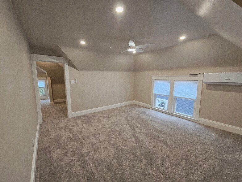 Building Photo - 9715 Clifton Blvd