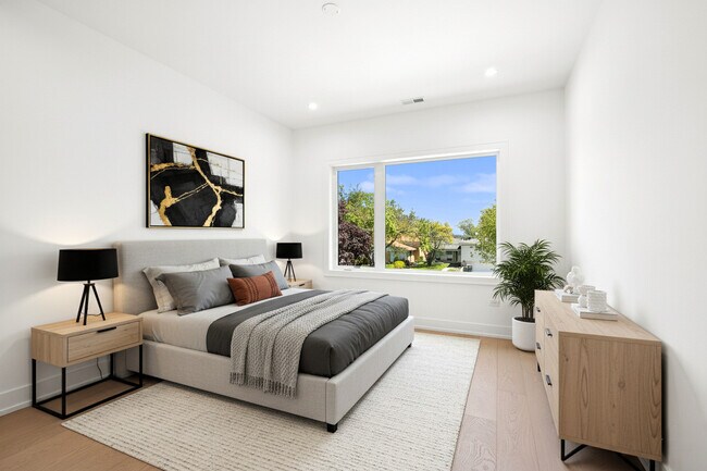 Building Photo - 9214 Washington St