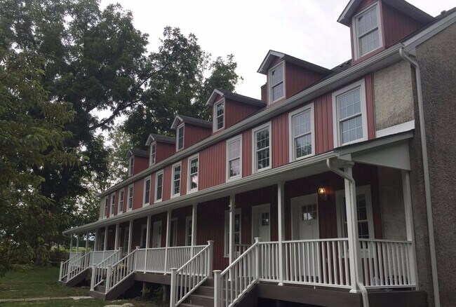 Building Photo - Amazing 2 bed home with office in Emmaus