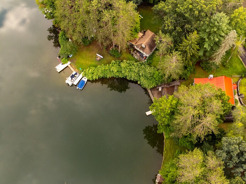 Building Photo - 156 Silliman Cove