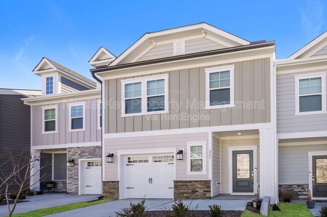 Building Photo - 265 Sweetbay Tree Dr