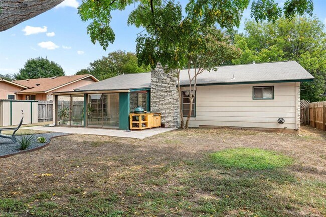 Building Photo - 6408 Sunnysky Way
